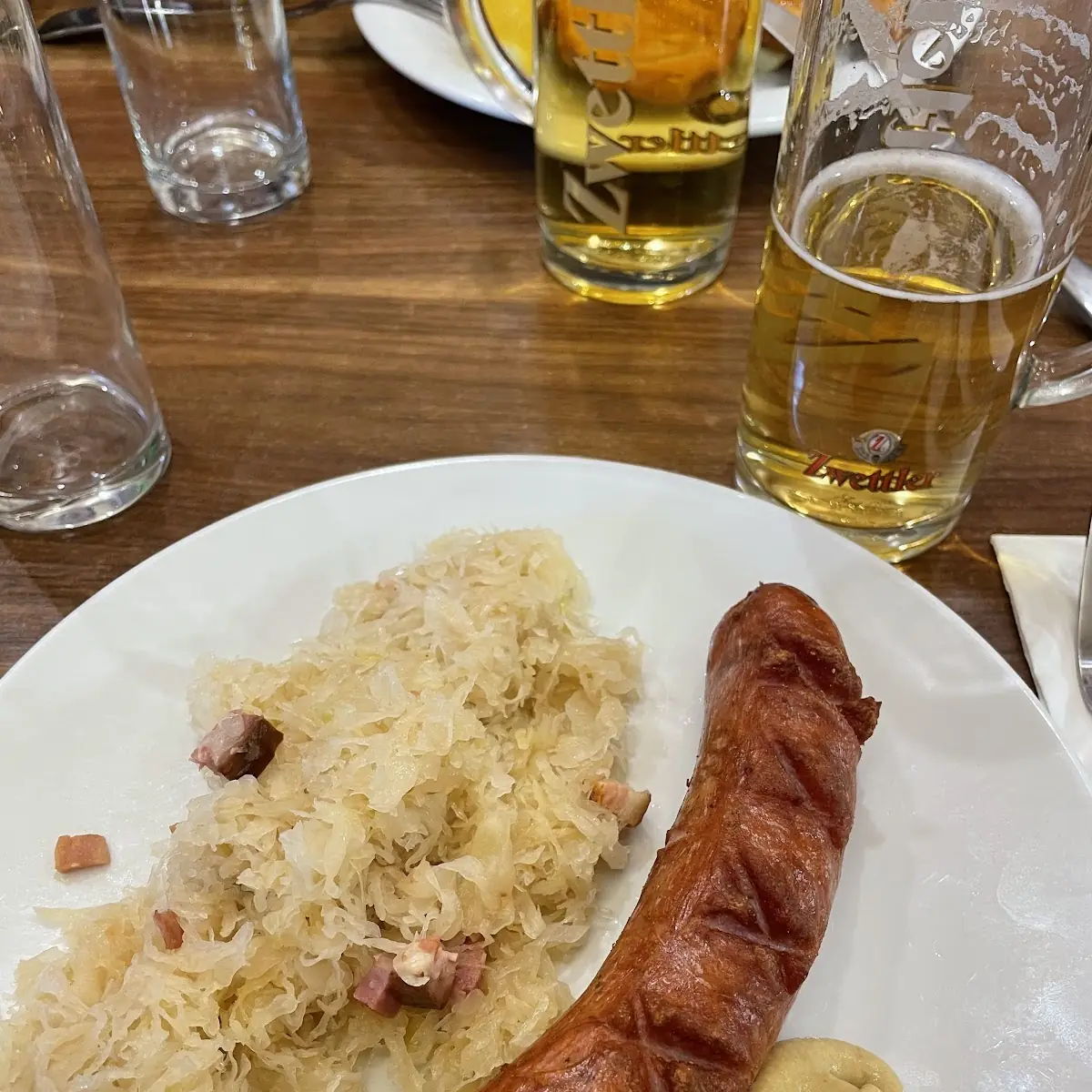 Wurstel & Krauti