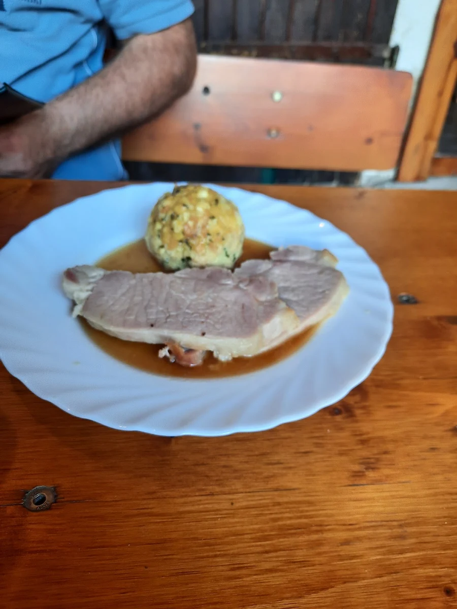 Schweinsbraten Mit Knödel