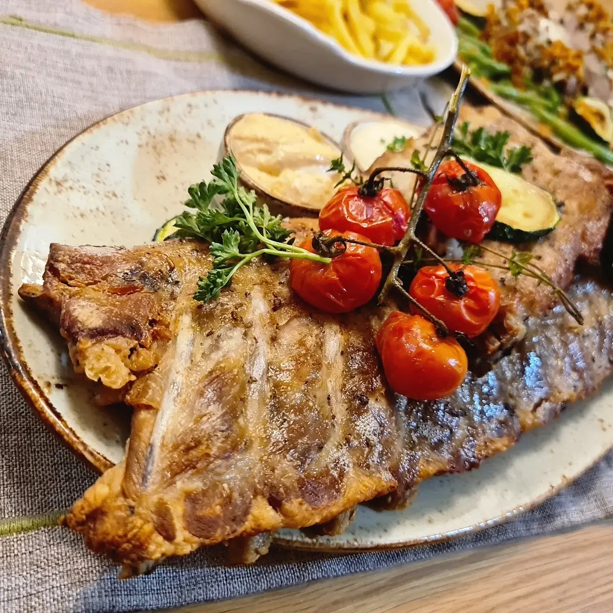 500g Rippalen Mit Pommes