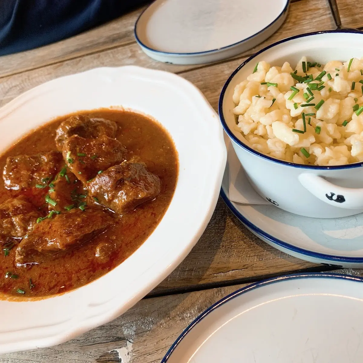Rindsgulasch Mit Butternockerl