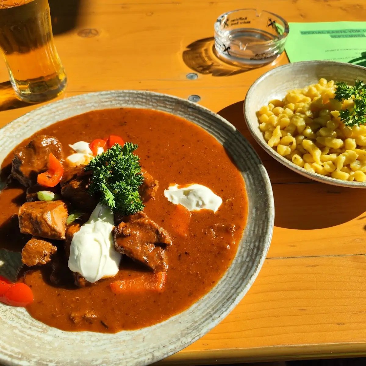 Kalbsraumgulasch Mit Butter-spätzle