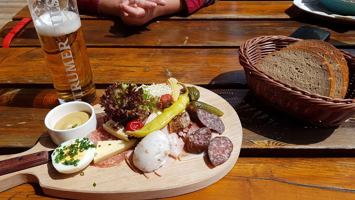 Brettljause Mit Brot Und Speck