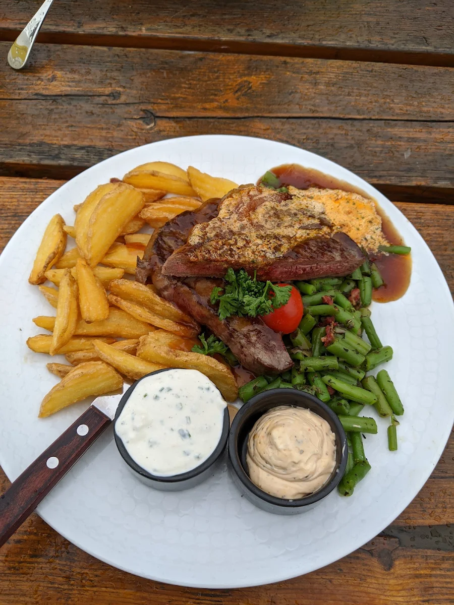 Roastbeef Mit Pfefferrahmsauce