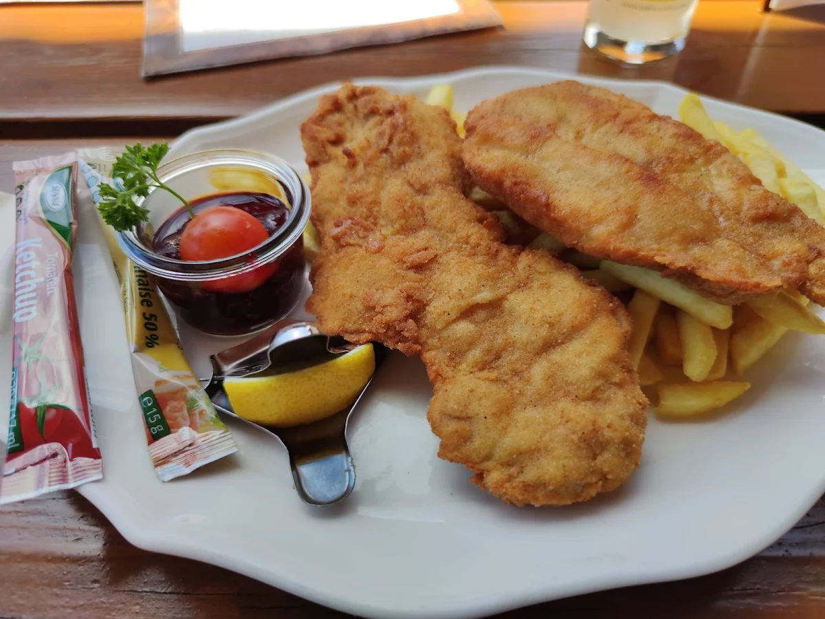 Wiener Schnitzel Mit Pommes Kinderportion