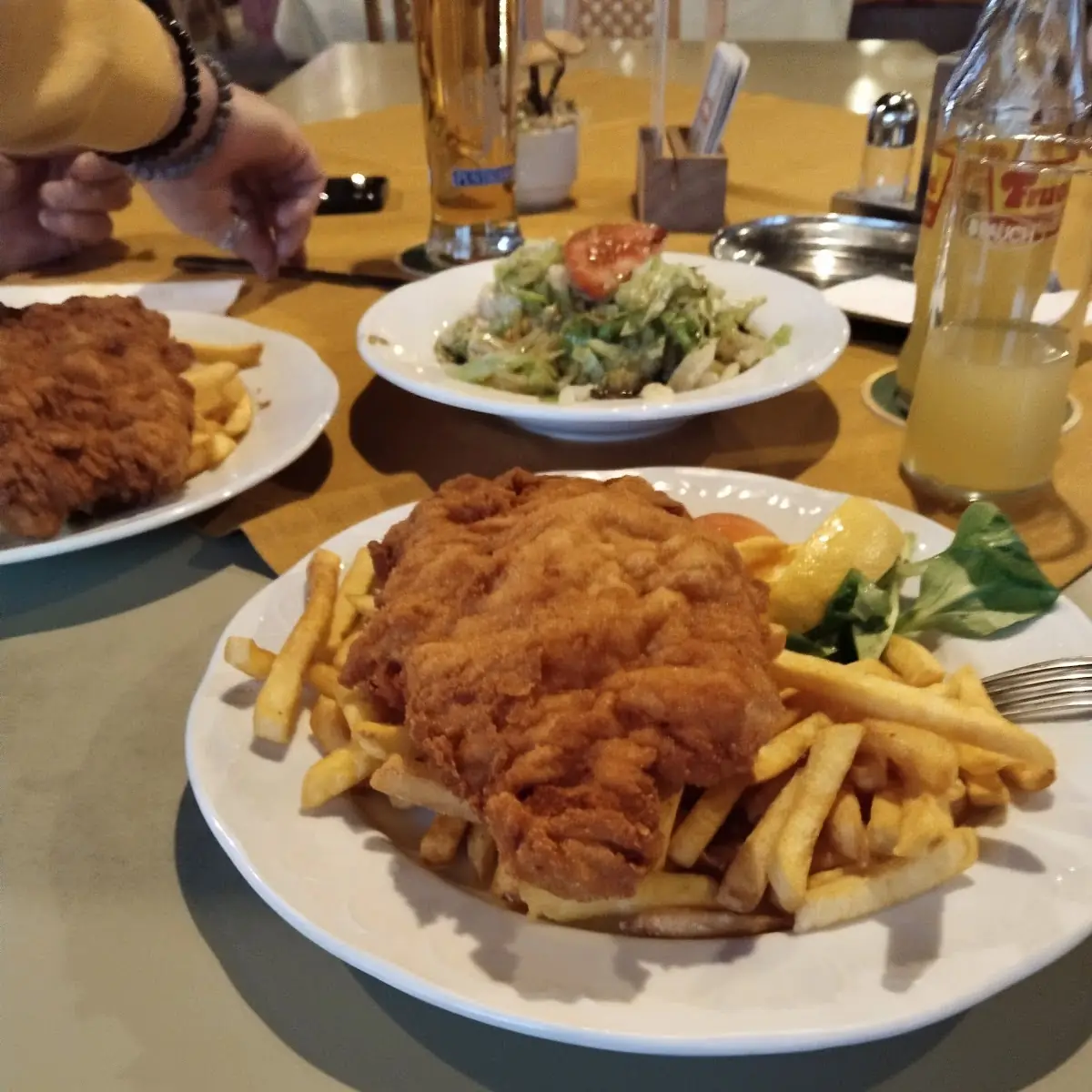 Schnitzel Mit Pommes