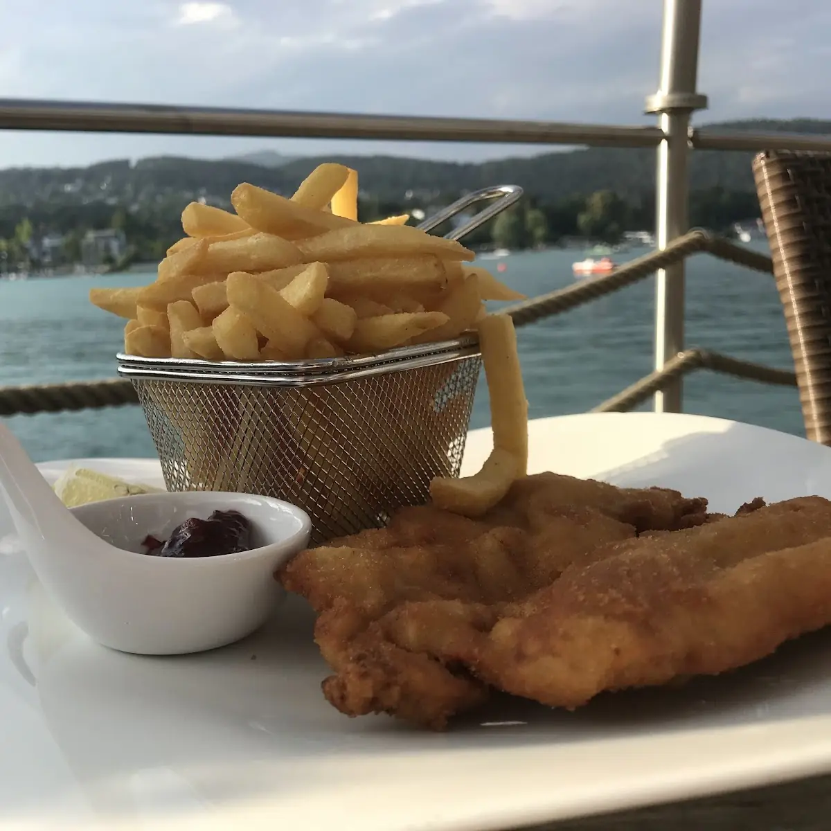 Schnitzel Mit Pommes