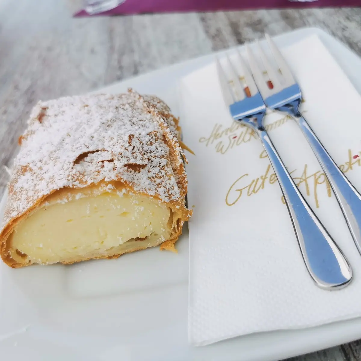 Topfenstrudel