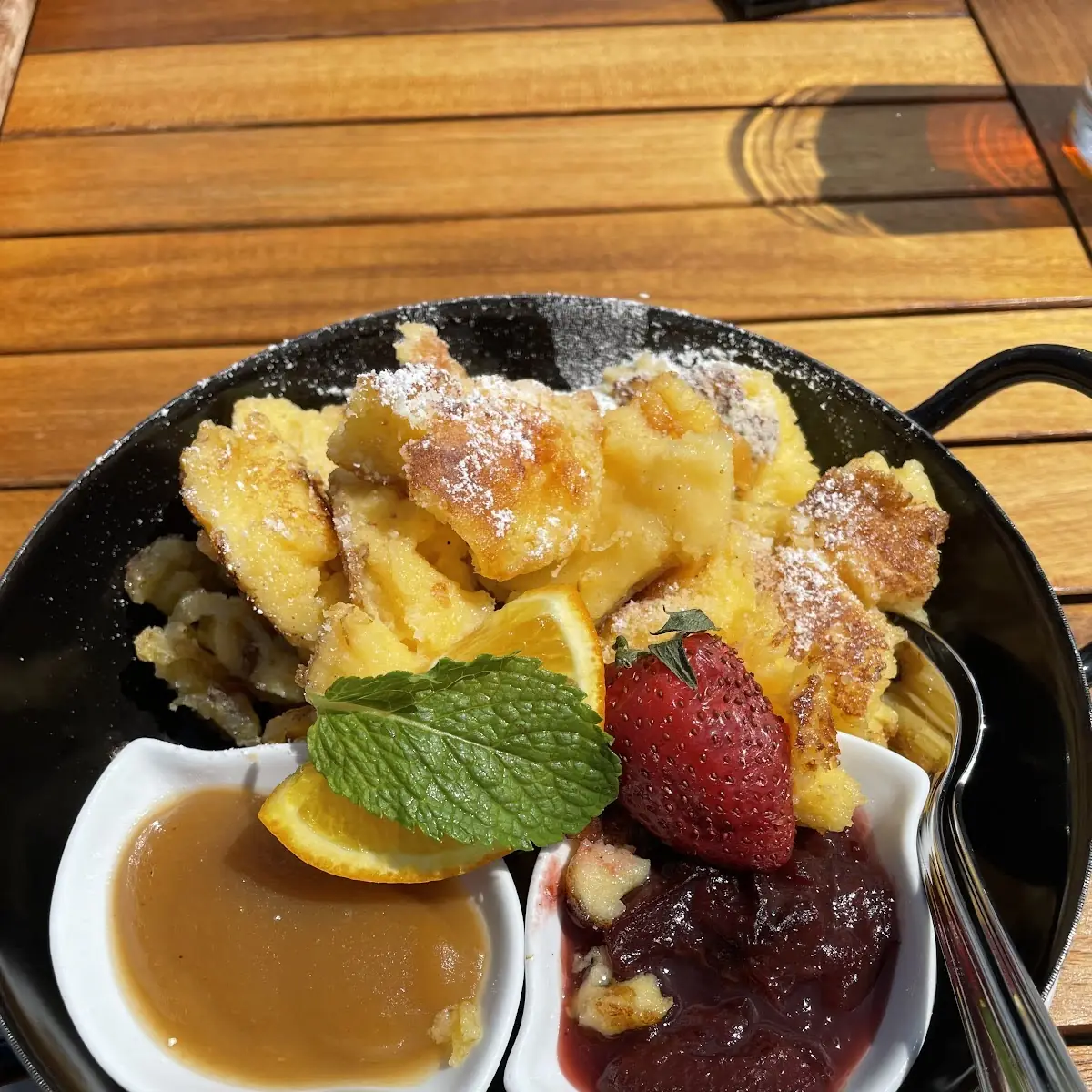 Kaiserschmarrn Mit Apfelmus Und Zwetschgenkompott