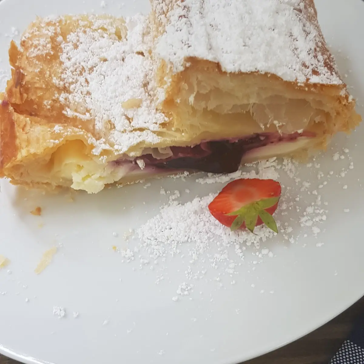 Heidelbeertopfenschnitte