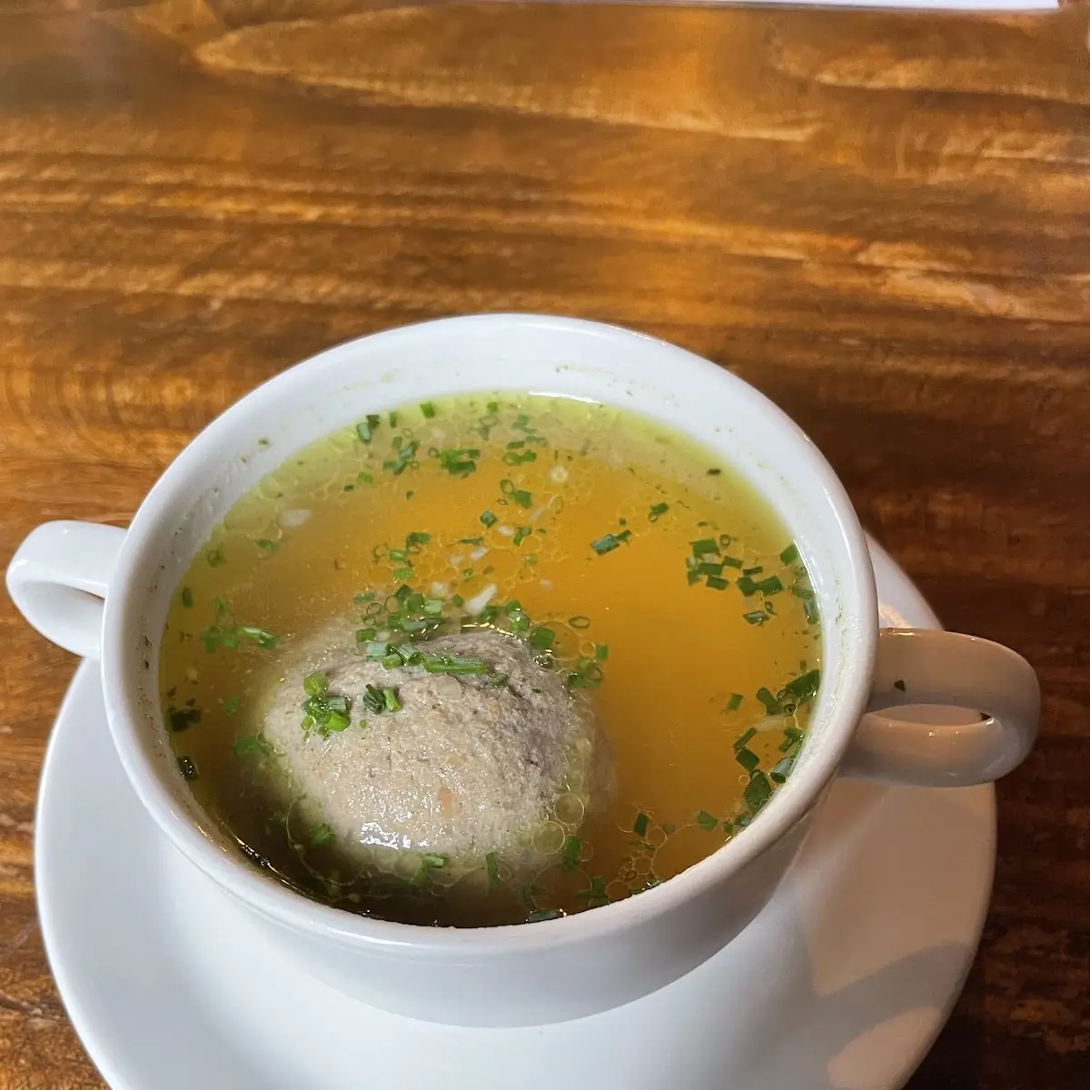 Leberknödelsuppe