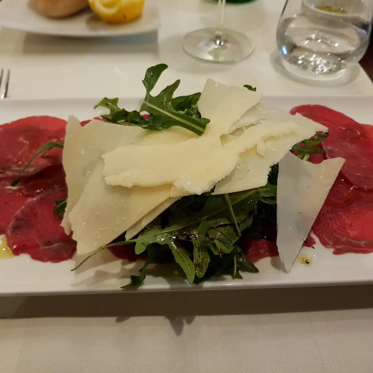 Tonno Affumicato Su Rucola