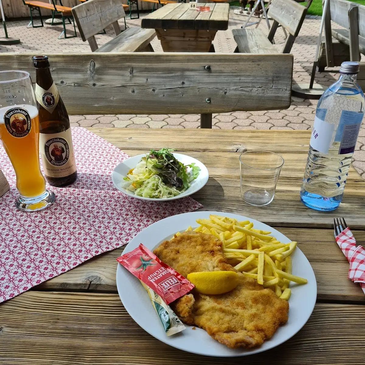 Schweineschnitzel Wiener Art Mit Pommes