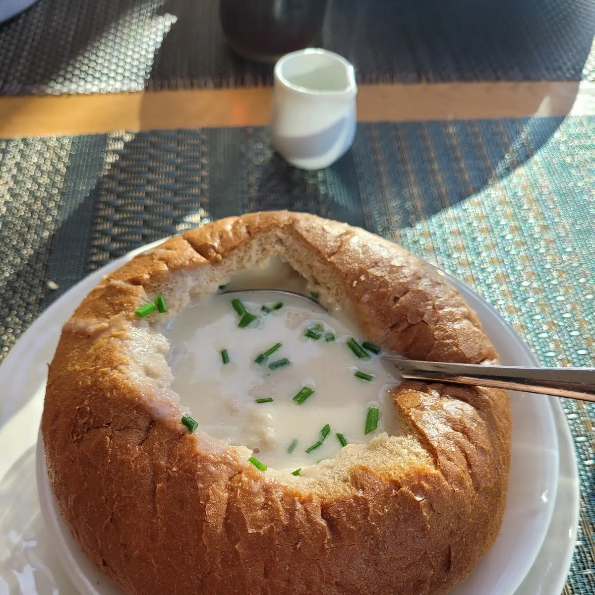 Knoblauchcremesuppe Im Brotlaib