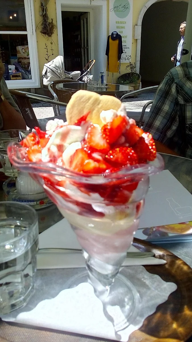 Erdbeerbecher