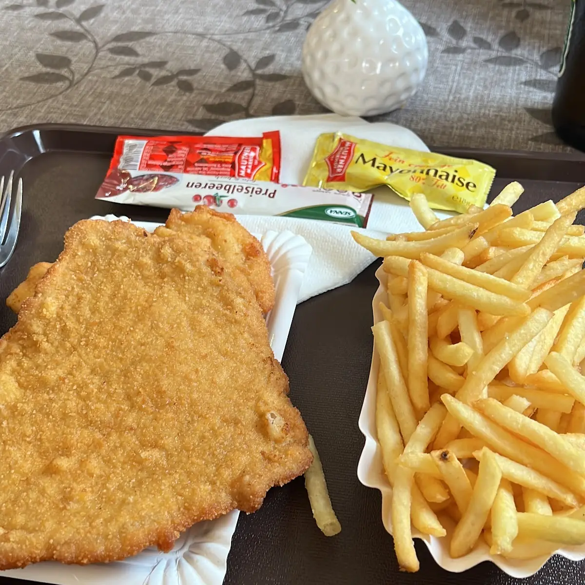 Schnitzel Met Frietjes