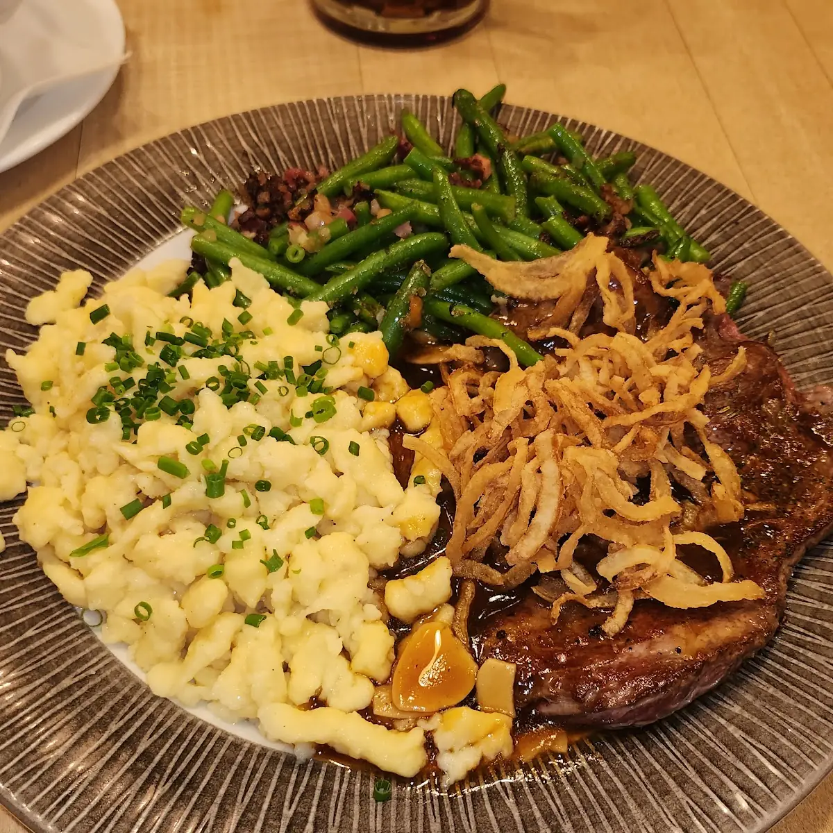 Rostbrätel Mit Spätzle