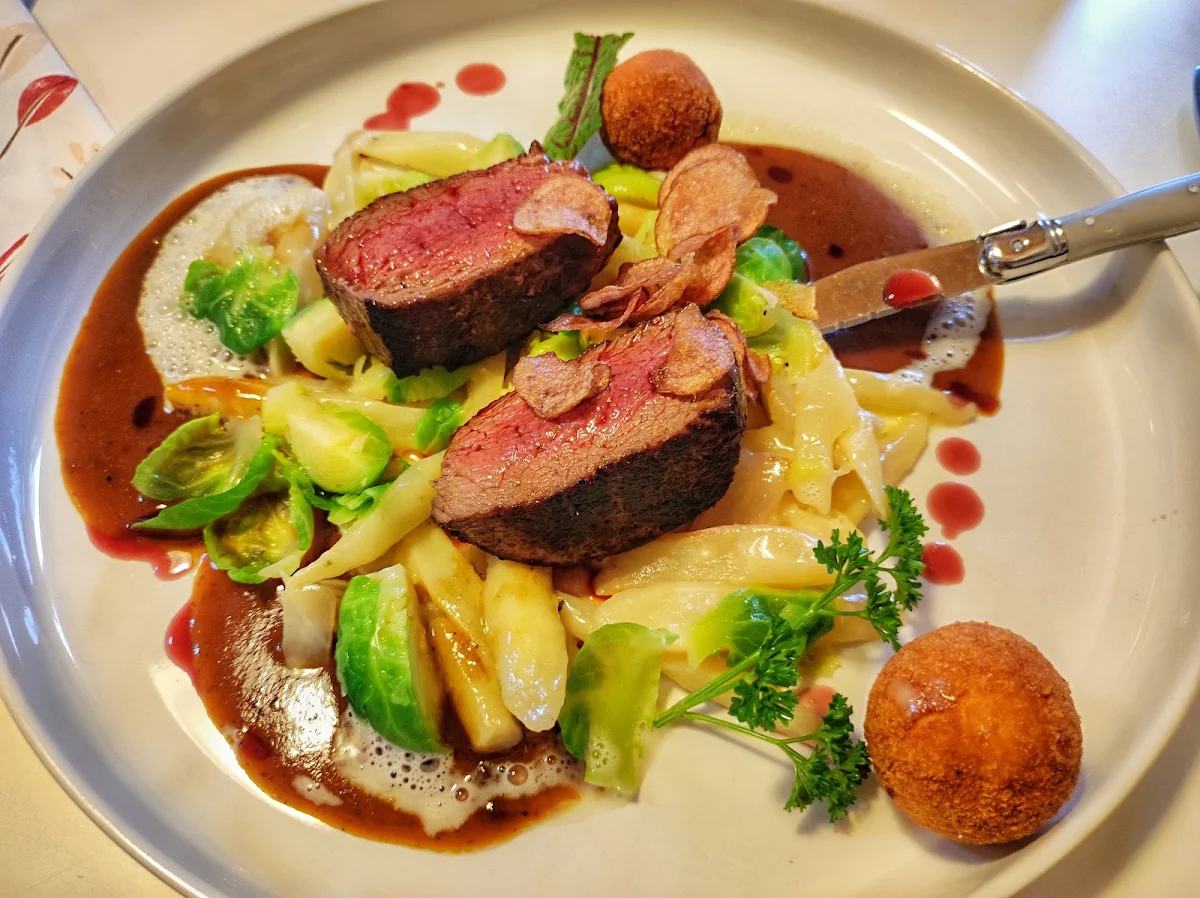 Hirschrücken Steak Mit Gänseleberpralinen