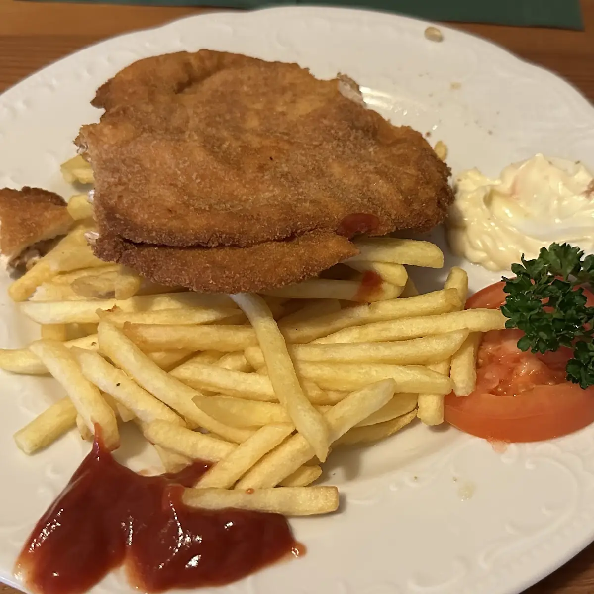 Wiener Schnitzel Vom Schwein Mit Pommes Frites
