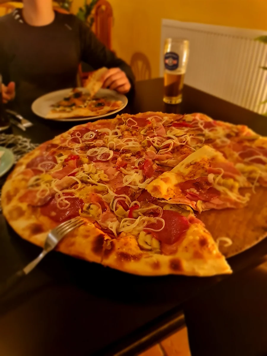 Hauspizza