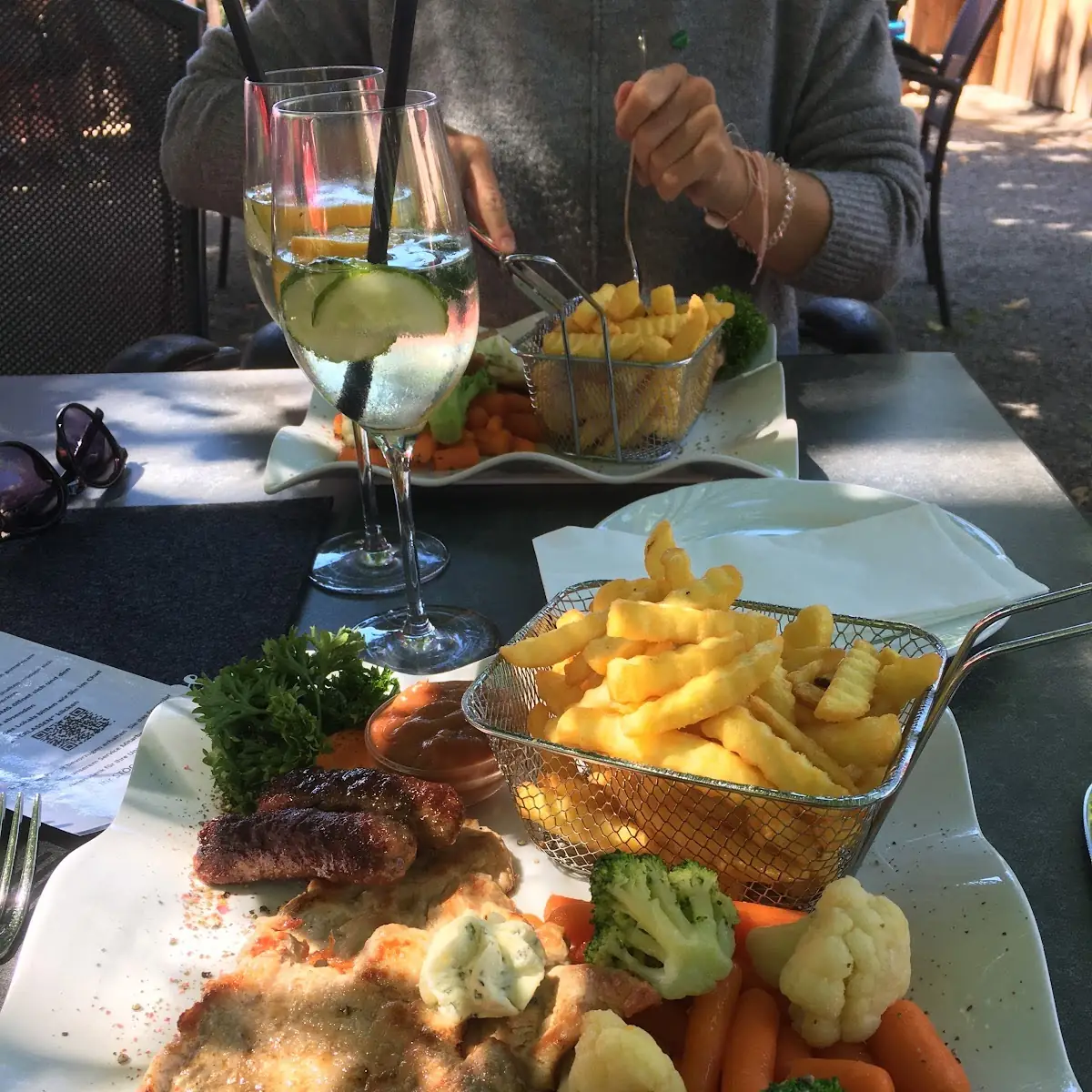 Grillteller Mit Pommes