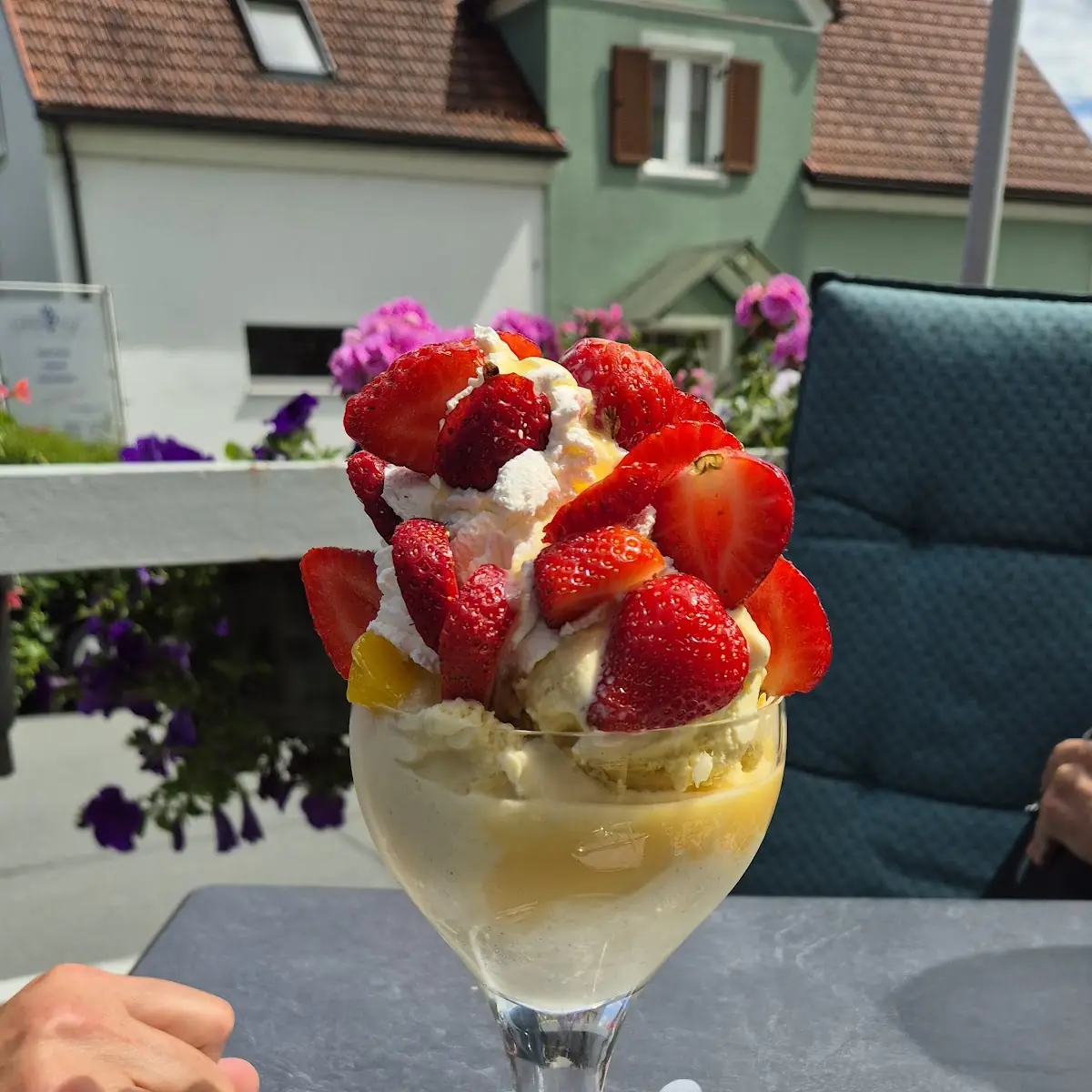 Erdbeer Becher