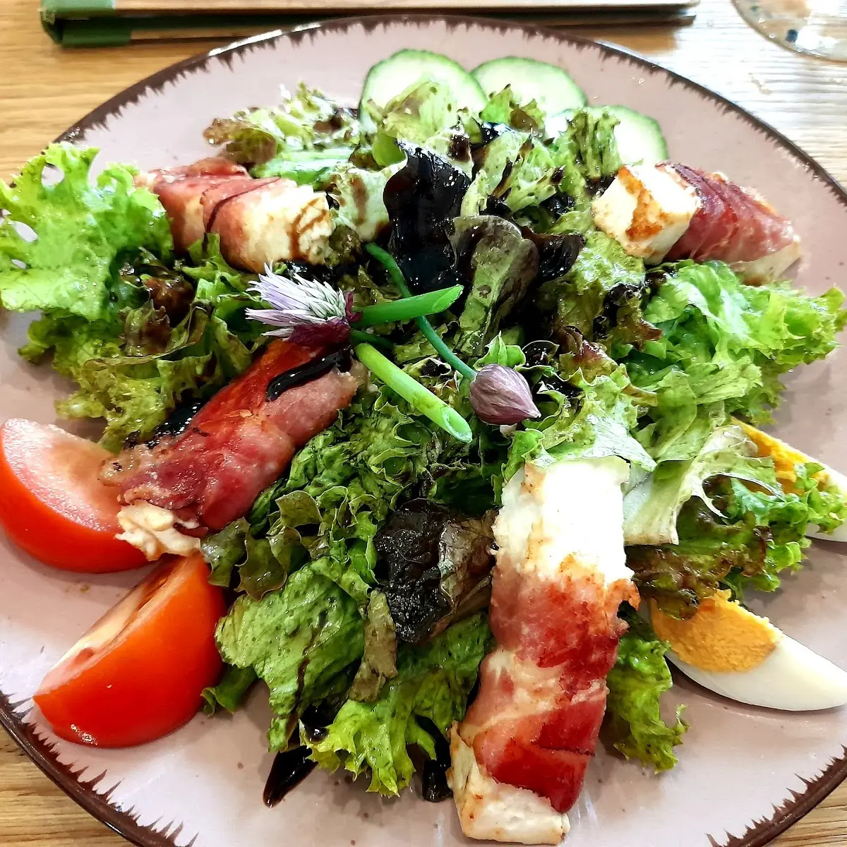 Salat Mit Schafskäse Mit Speck