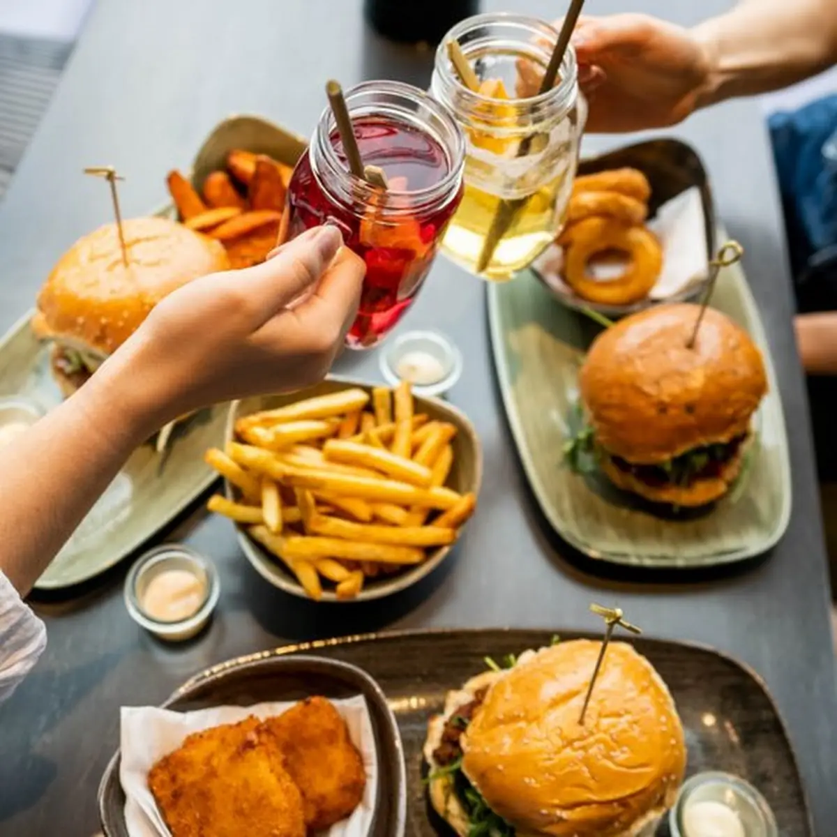 Frisco New Style Burger Mit Super-fries Chili-cheese, Le Burger Klagenfurt