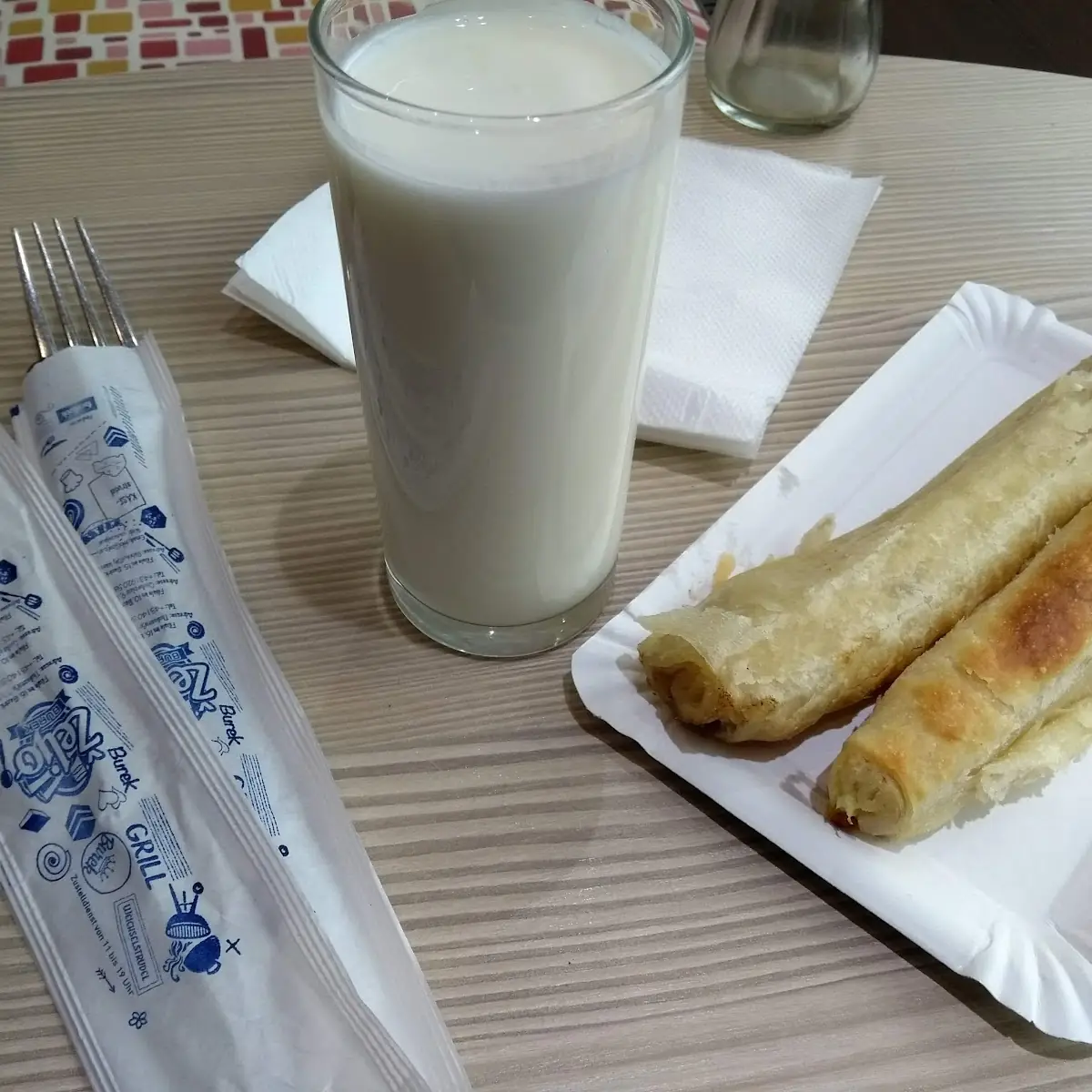 Airan Cu Plăcintă De Brânză