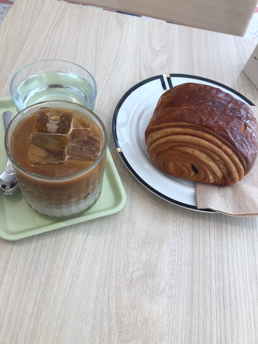 Coffee & Pain Au Chocolat