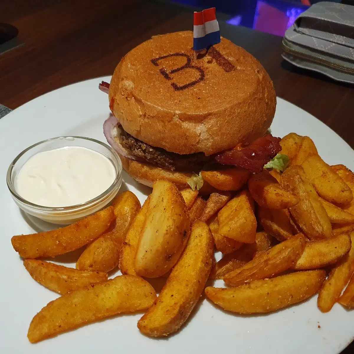 B1 Burger Mit Wedges