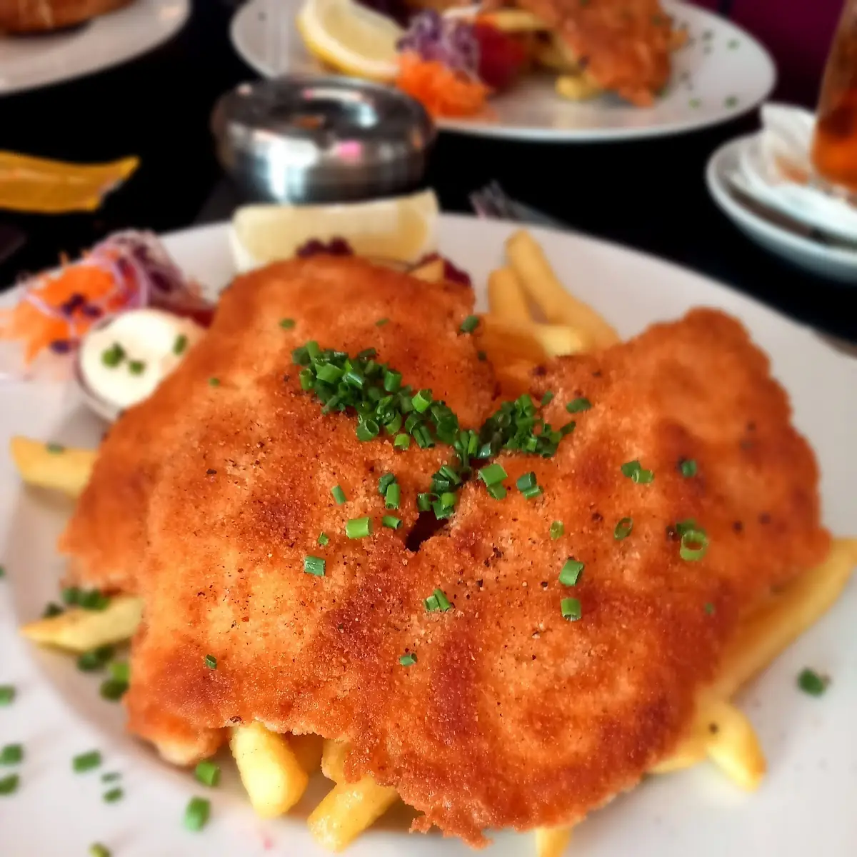 Wiener Schnitzel Mit Pommes Frites