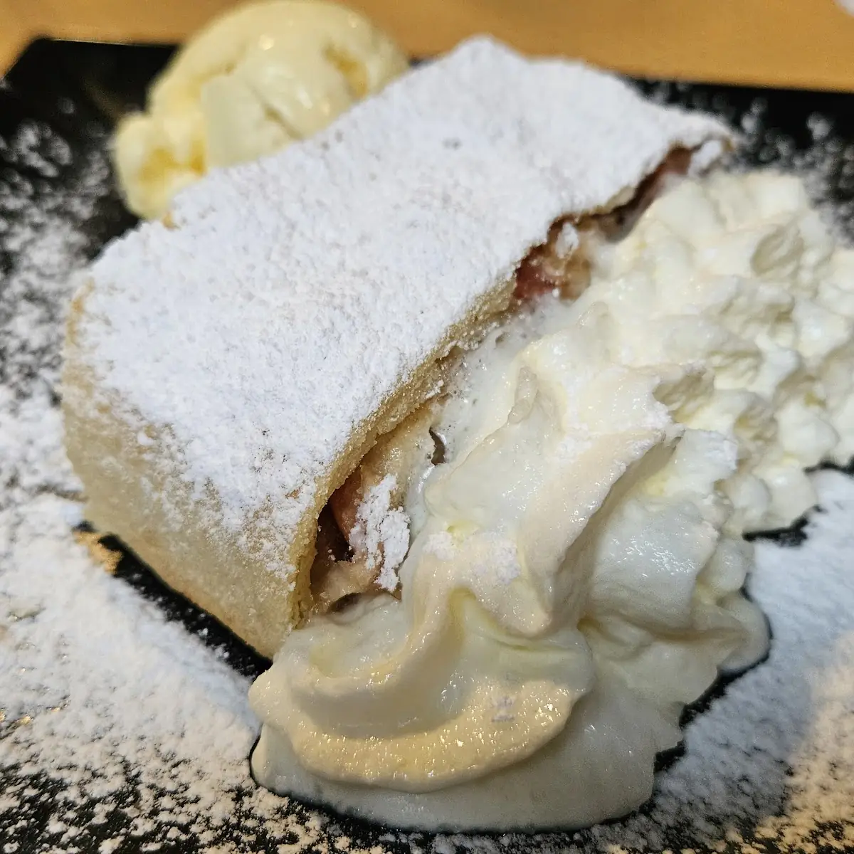 Apfelstrudel