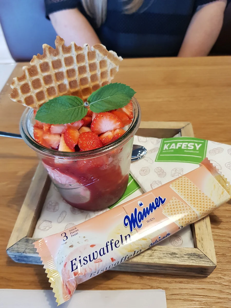 Erdbeerbecher Auf Eigenen Wunsch Ohne Schlag