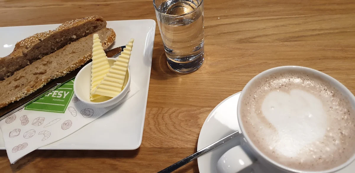 Kakao Mit Kornspitz Und Butter