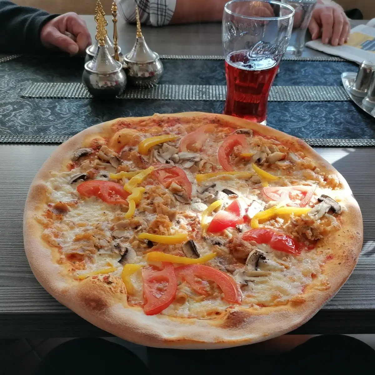 Pizza Riesig