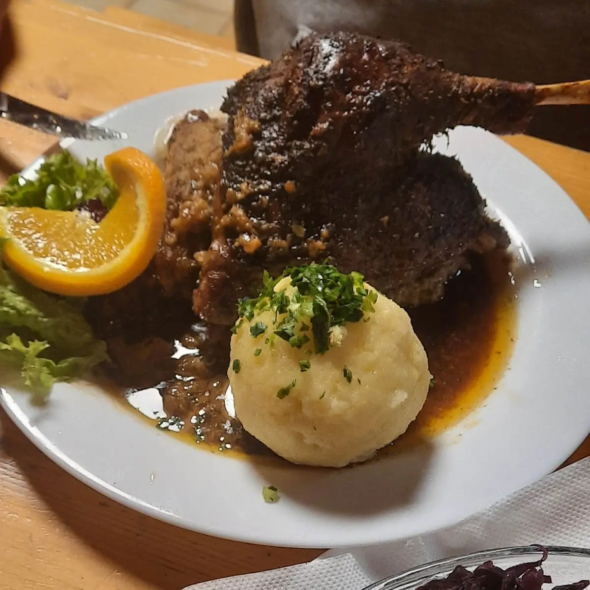 Gansl Mit Rotkraut Und NÖ
