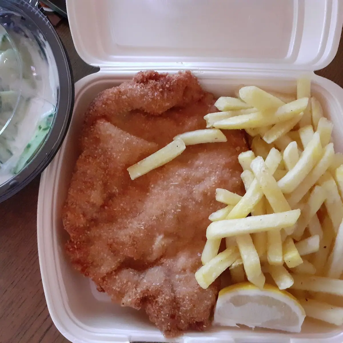 Gordon Bleu Mit Pommes Und Gurkensalat Mit Knoblauchdressing