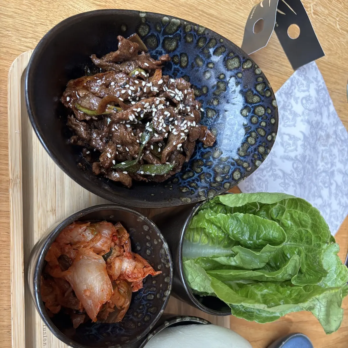 Bulgogi Mit Bao-brötchen Und Knack-salat