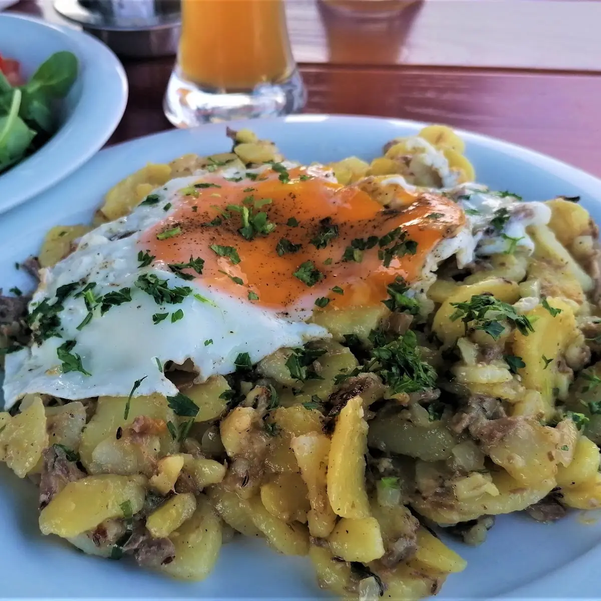 Tiroler Gröstl Mit Salat