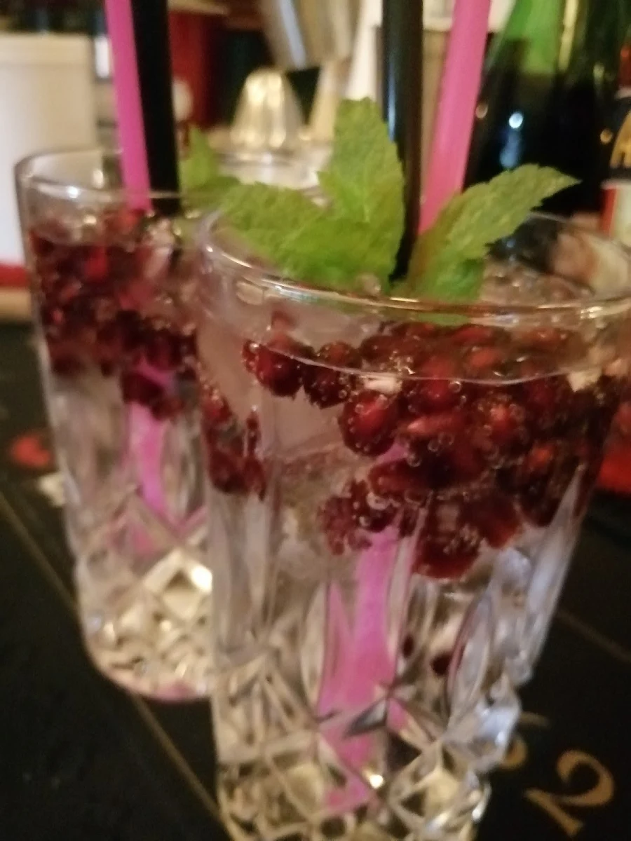 Gin Tonic Mit Granatapfel