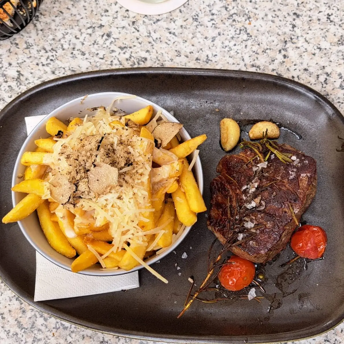 Trüffelpommes Mit Steak