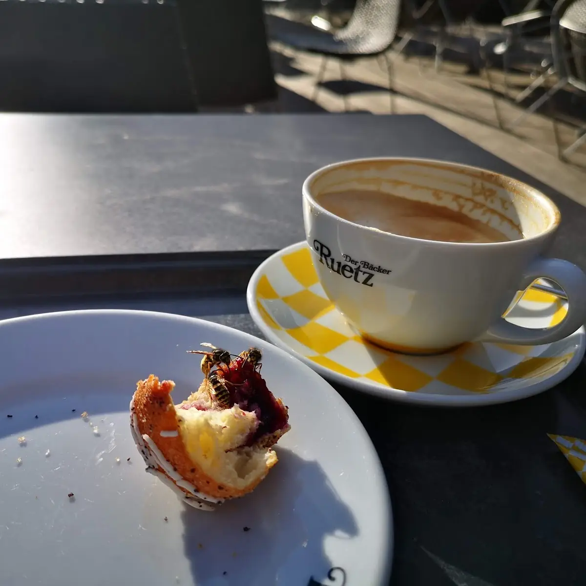 Krapfen Berliner Und Cappuccino