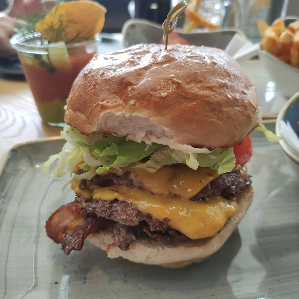Classic Bacon Cheeseburger