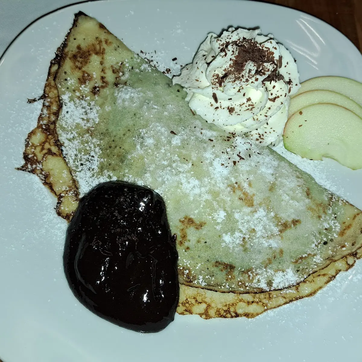 Waldviertler Mohnpalatschinke Mit Powidlcreme Und Schlag