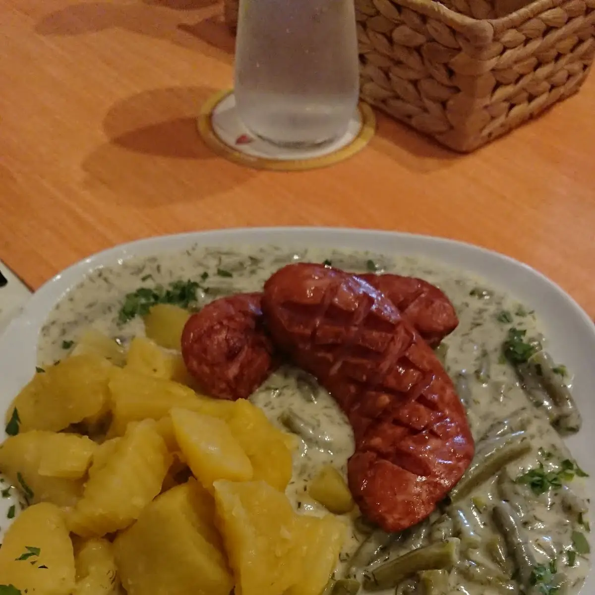 Rahmfisolen Mit Augsburger Und Erdäpfel
