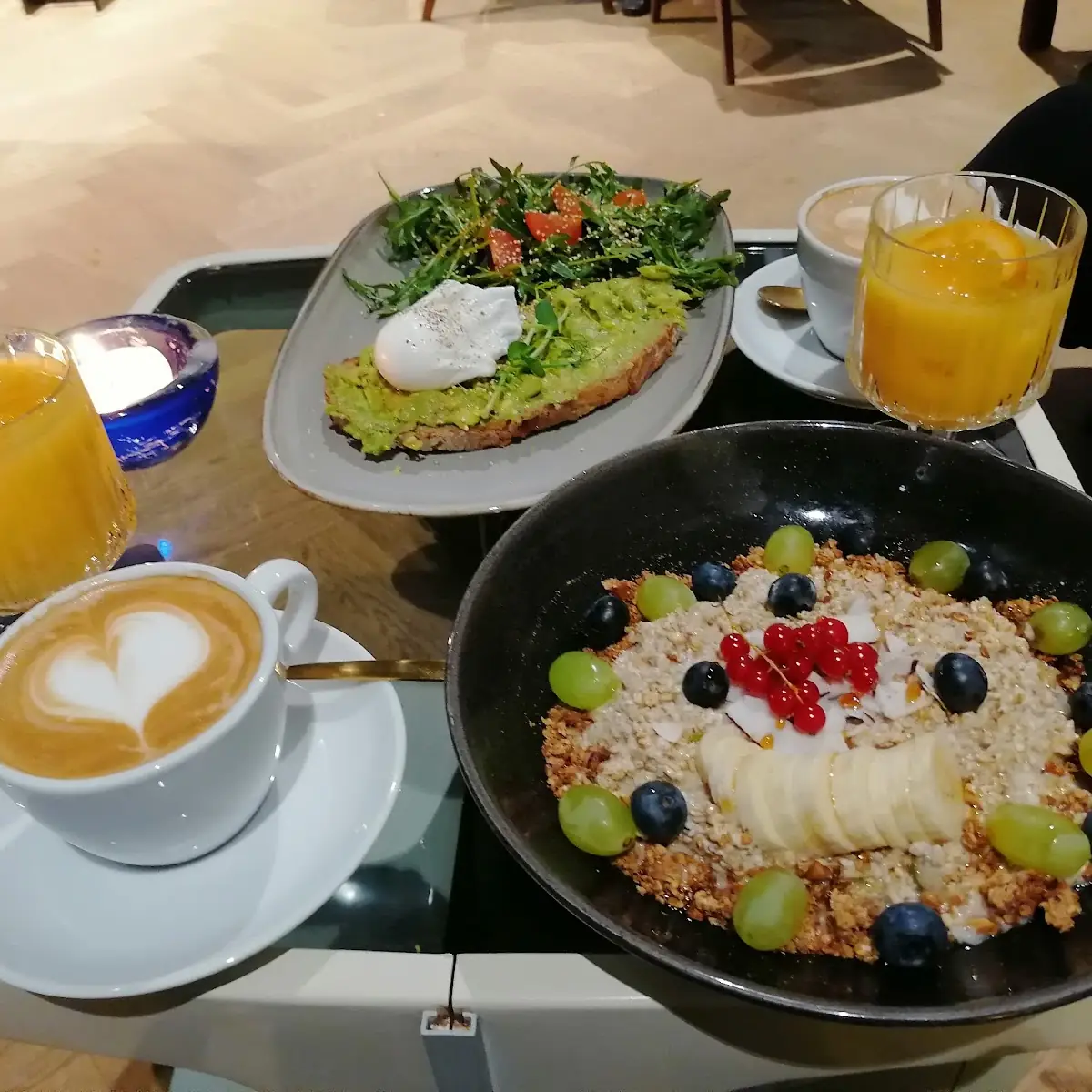 Avocadobrot Und Porridge