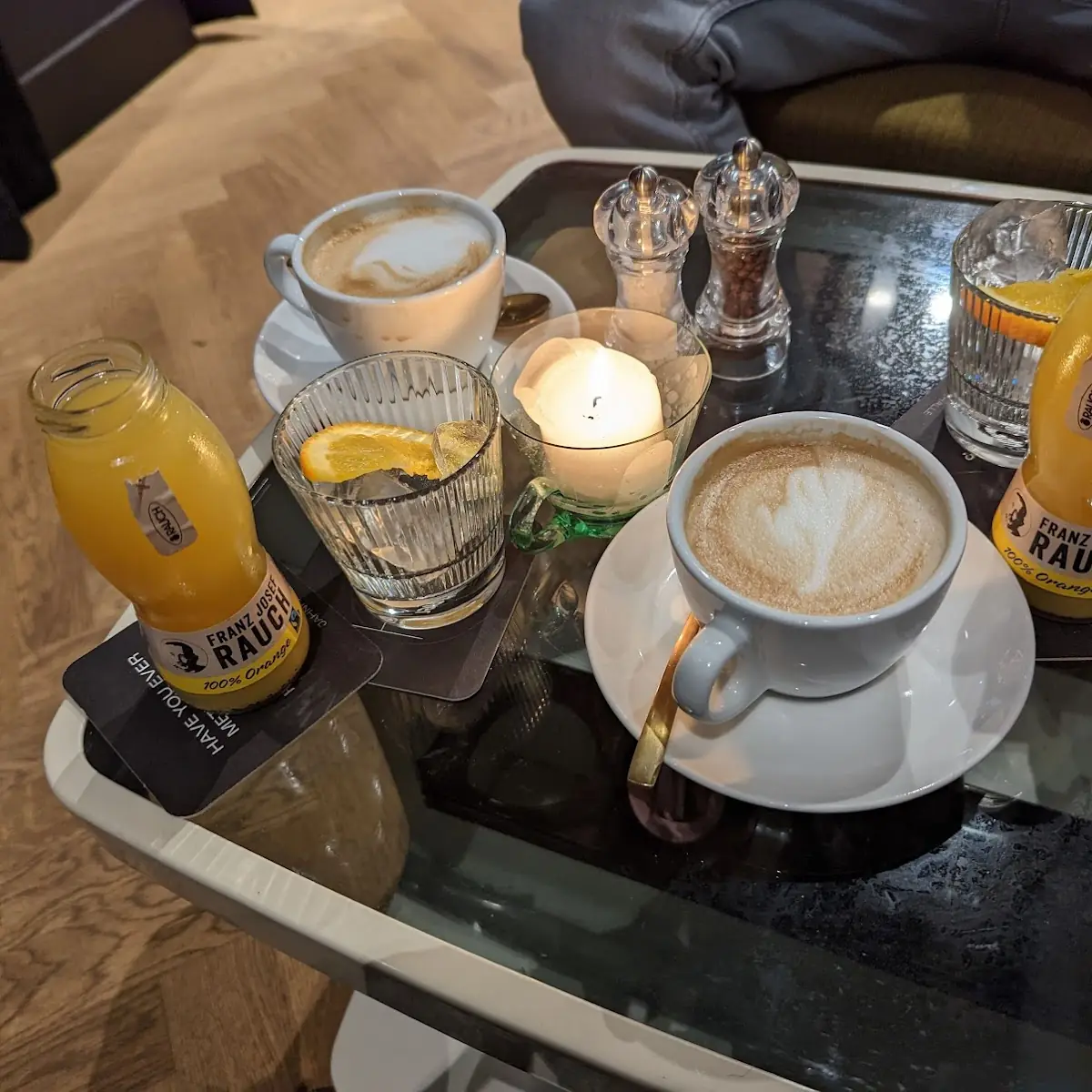 Cappuccino Und Osaft