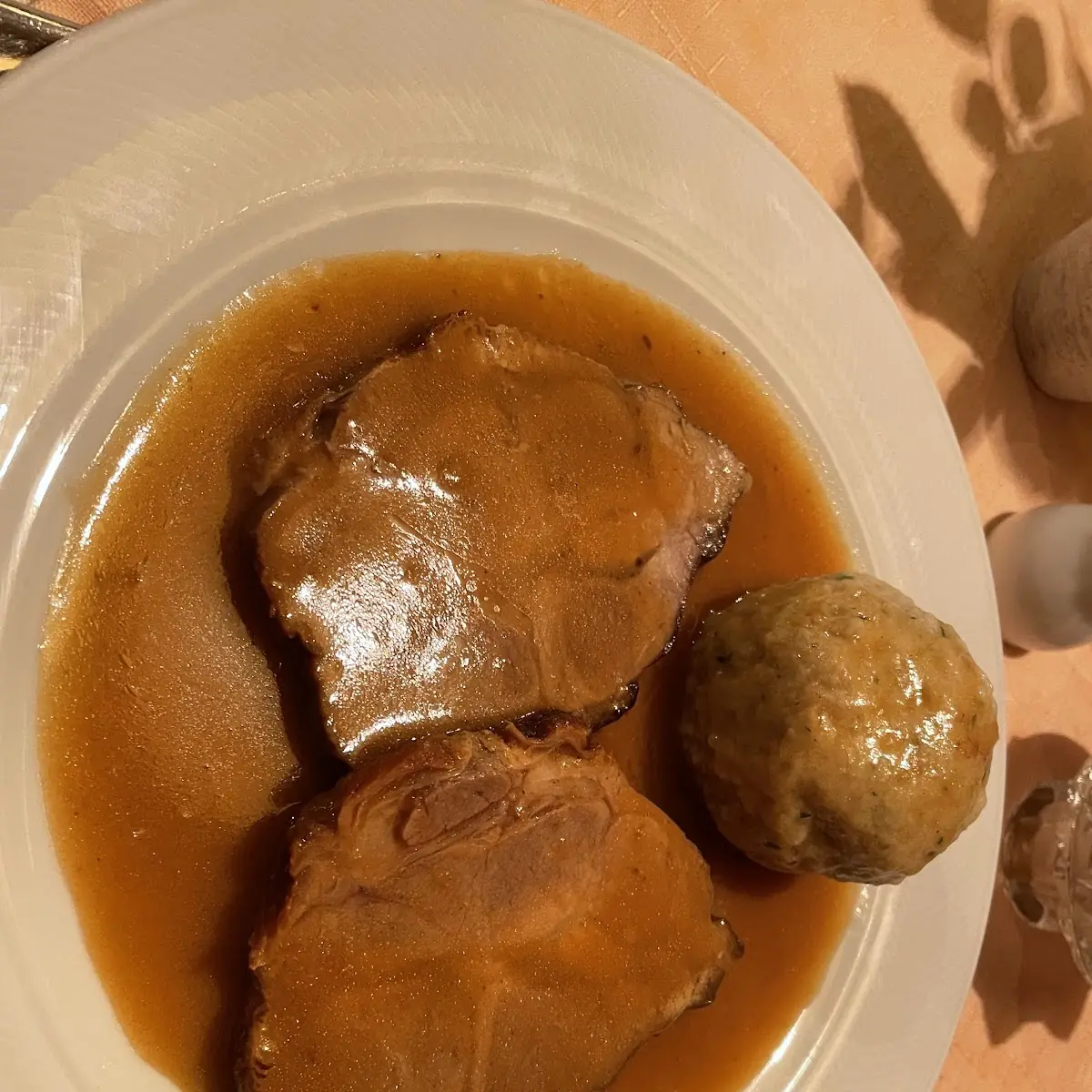 Schweinebraten Mit Semmelknödel
