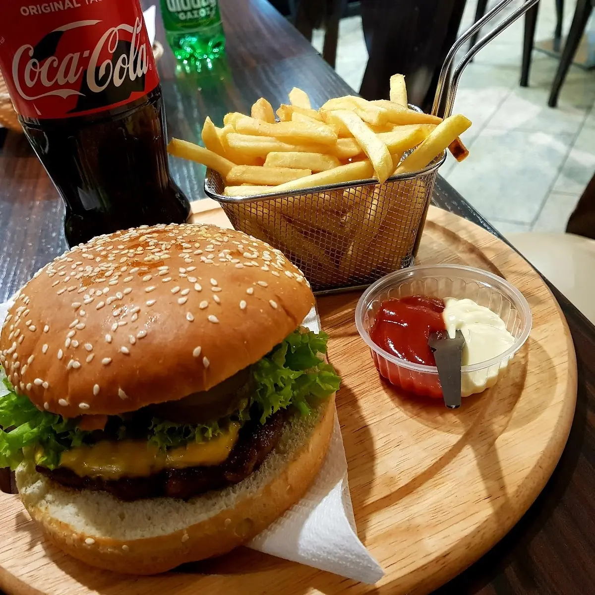 Cheeseburger Menü