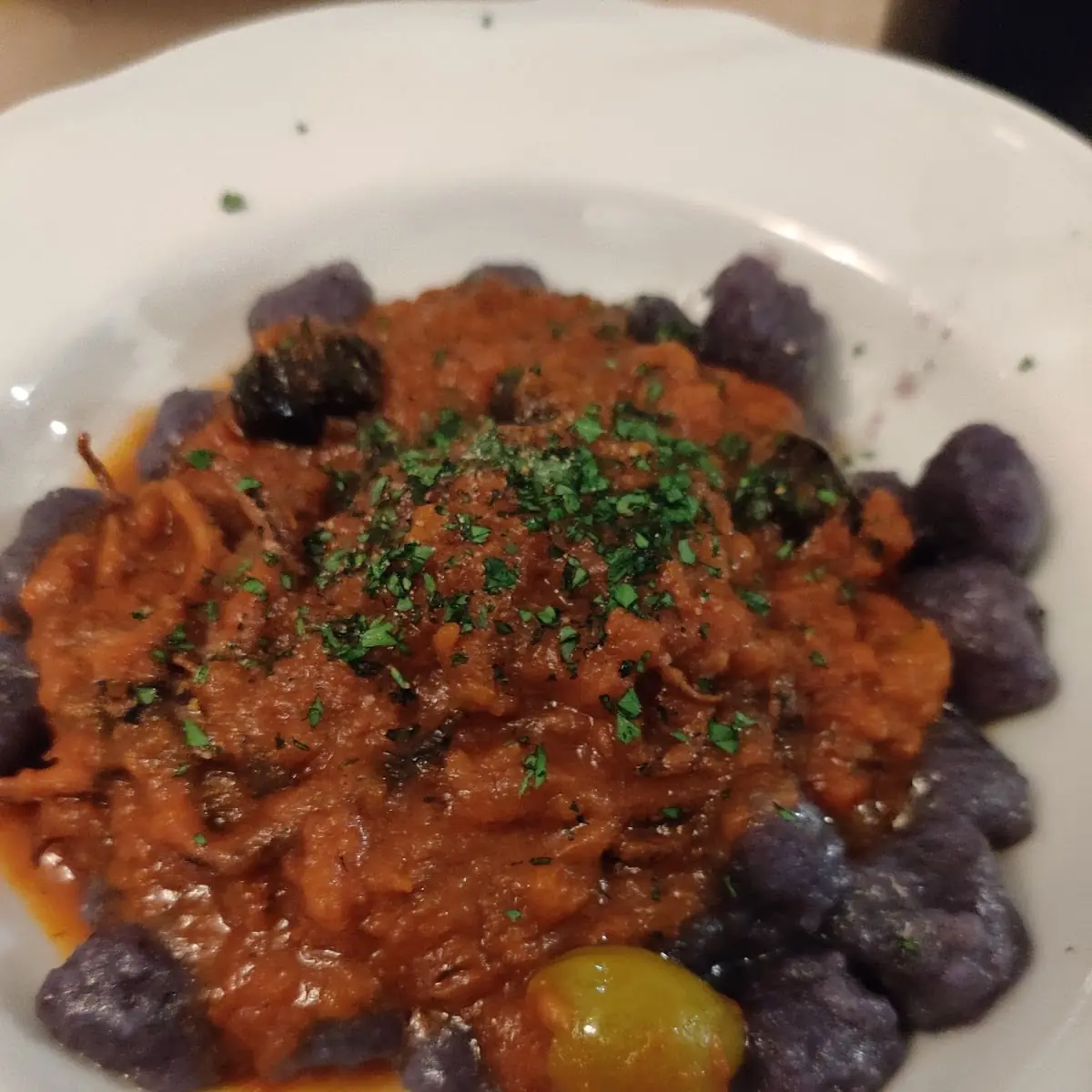 Gnocchi Viola Mit Octopus Alla Luciana